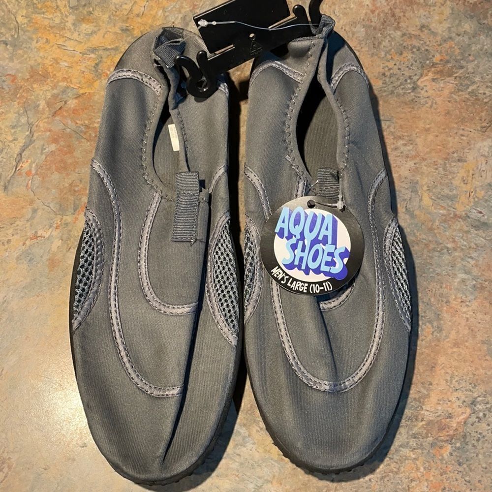 NWT Men’s Large Grey Aqua Shoes